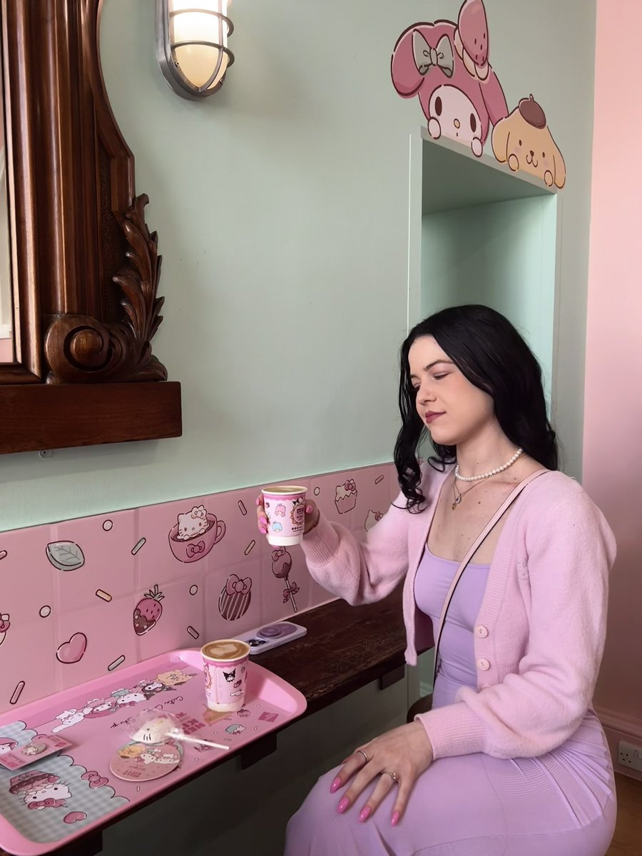 ShanaSkydancer's tweet image. Hello Kitty Cafe ☕️💕🧁 #ArtboxCafe #HelloKitty #London #Spring