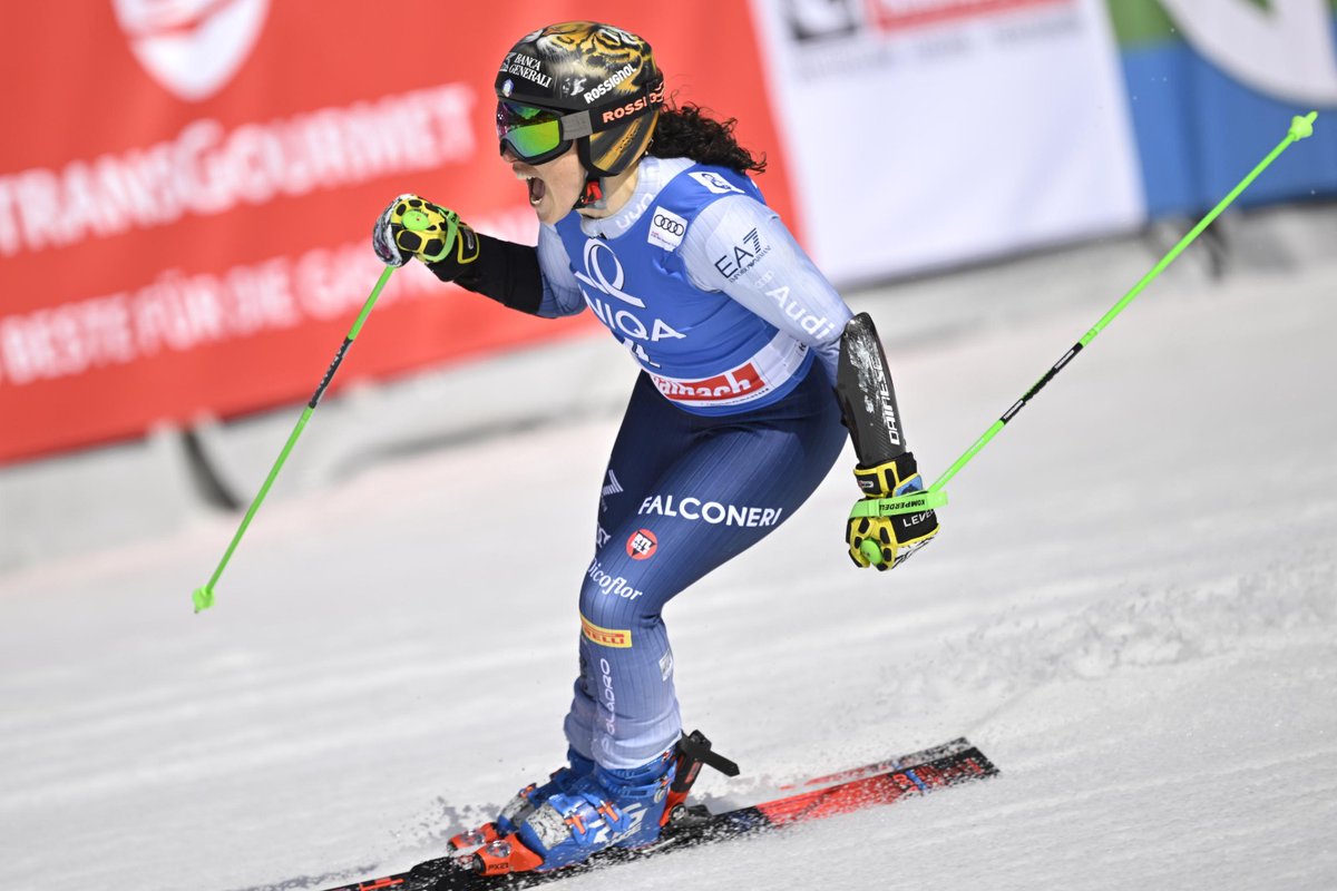 UN RUGGITO NELLA NEVE 💪

La vittoria di oggi nel gigante austriaco di Saalbach è la numero 27 in Coppa del Mondo per la nostra Brignone!! 🤩

Sesto successo stagionale, record personale!!! 👏👏

GRANDE FEDEEEE!! 💙

#ItaliaTeam <a href="/Fisiofficial/">Fisiofficial</a> <a href="/FedeBrignone/">Federica Brignone</a>