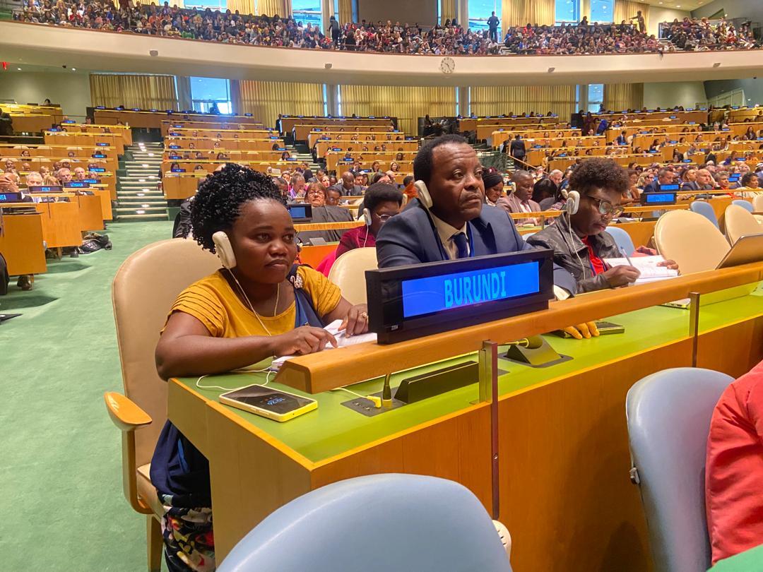 ShikirizaB's tweet photo. 🔴@TriciaUwera fait partie de la délégation burundaise, conduite par la ministre du @GenreMinistere, qui participe depuis le 11 Mars 2024 à la 68ème session de la Commission sur la condition de la femme, #CSW68.
Cette session se déroule du 11 au 22.03.2024 à #NewYork, #USA. https://t.co/BYoldGULvb