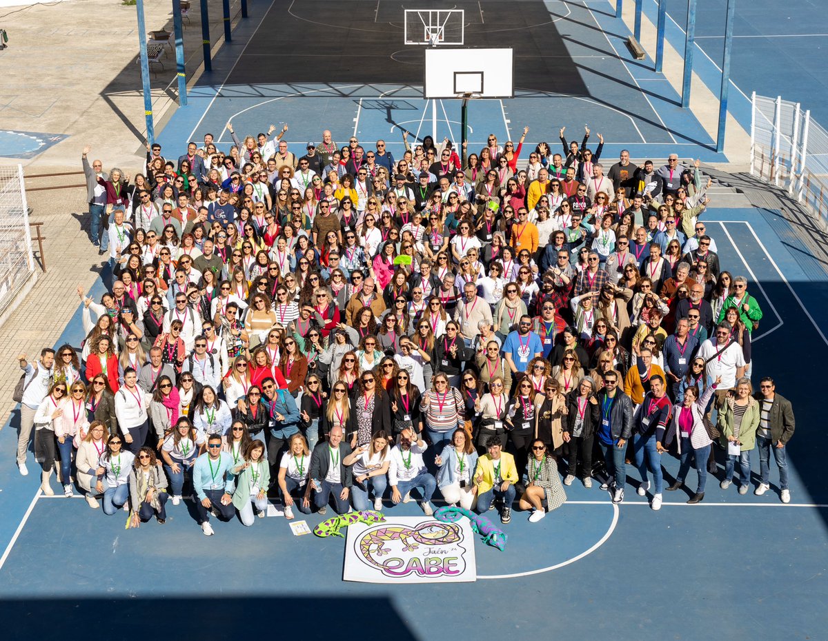 Un #EABE más, tenemos nuestra foto de familia gracias al objetivo 📸  del gran <a href="/antosevi/">A.Sevilla</a> GRACIAS #EABE24 #DisfrutaElCamino #SeguimosJuanmaXTi