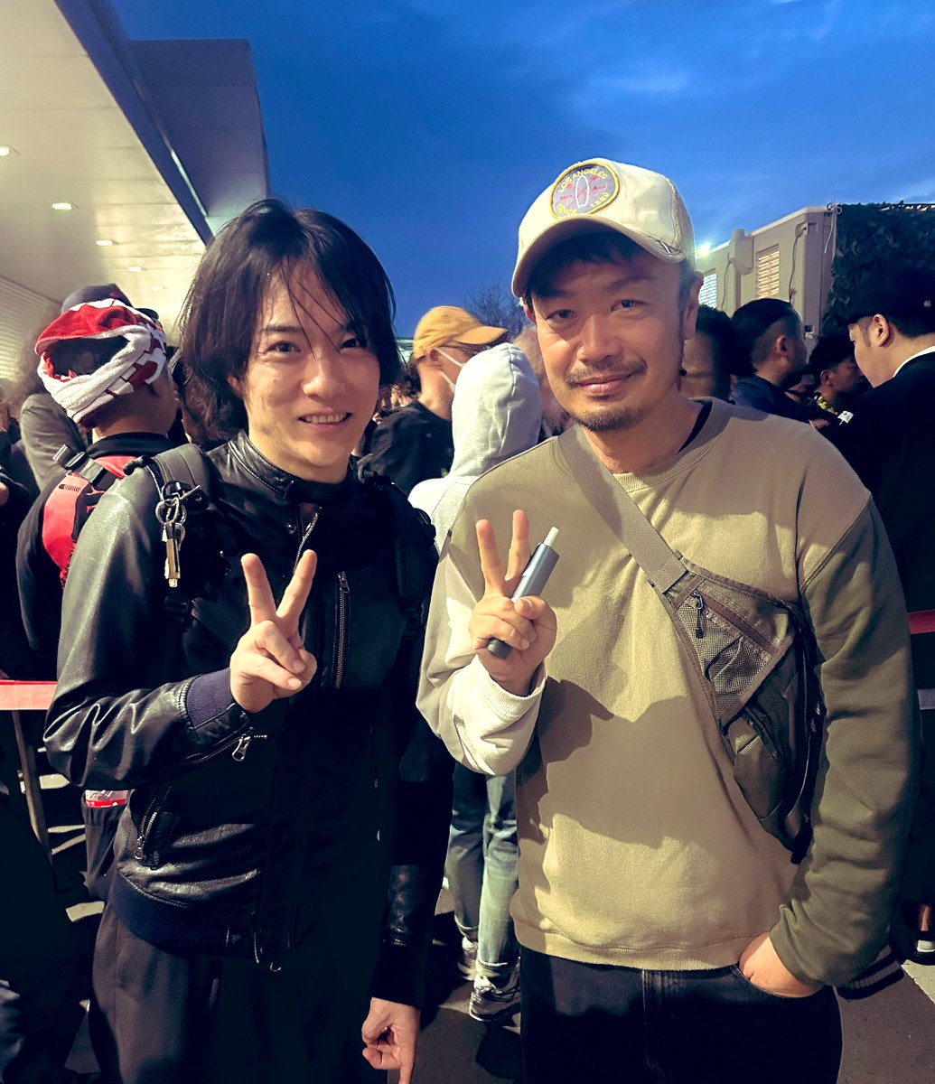 riddletkhr's tweet photo. 外でバッタリ僕にとってのジャパニーズメロディックヒーローに逢えたのも本当に嬉しかった…

#wrongscale https://t.co/nnkb8X0QIj
