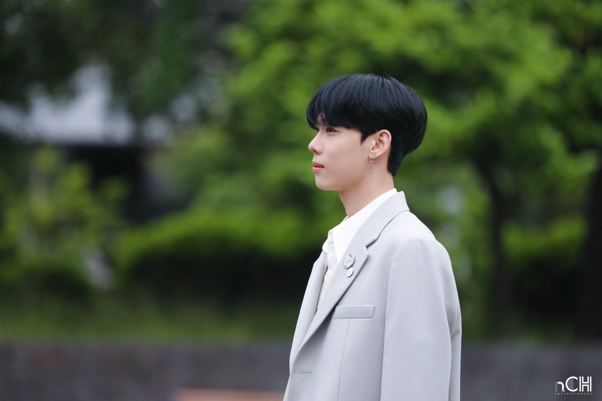 n_ssign's tweet photo. [BEHIND/PIC] 20230905 n.SSign Blog Update

"Higher" MV Filming Tokyo ver. – Robin

#nSSign #엔싸인
#Robin #로빈 https://t.co/Qo8hkD4auj