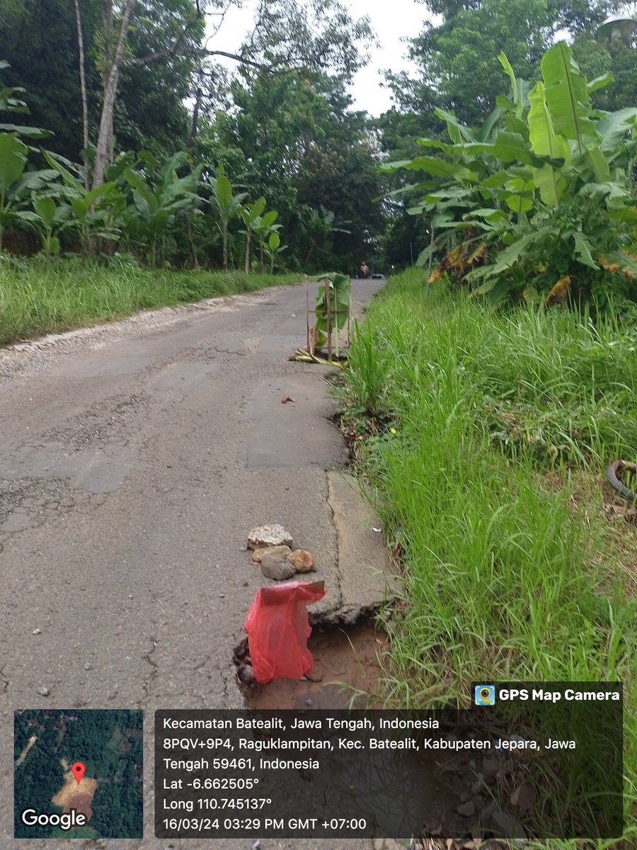 memeitusatir's tweet photo. GIVE AWAY TIMEEE🤡

ada 12k (belum PPN 12%) buat kamu yang bisa nebak jumlah korban yang akan meninggal maupun terluka di jalan ini

Caranya bisa langsung balas tweet ini dan jangan lupa tag @dpupr_jepara @PemkabJepara @LaporGub_

Give away di tutup ketika jalan di perbaiki https://t.co/Mbp14KRsUa