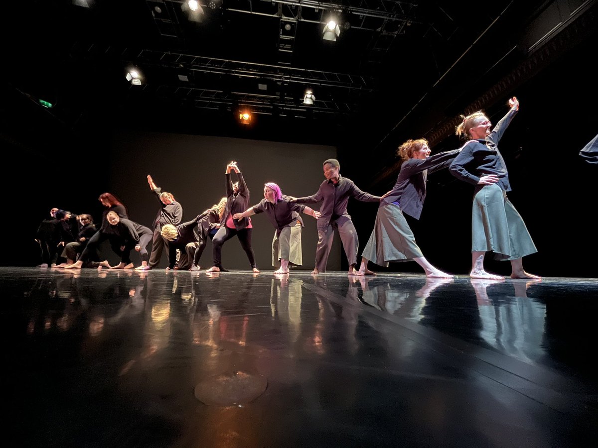 T H A N K Y O U @NSCDLearning for the amazing opportunity to perform in yesterdays community dance platform. Our women’s company took to the stage in front of a sold out audience. Feeling very P R O U D 💚