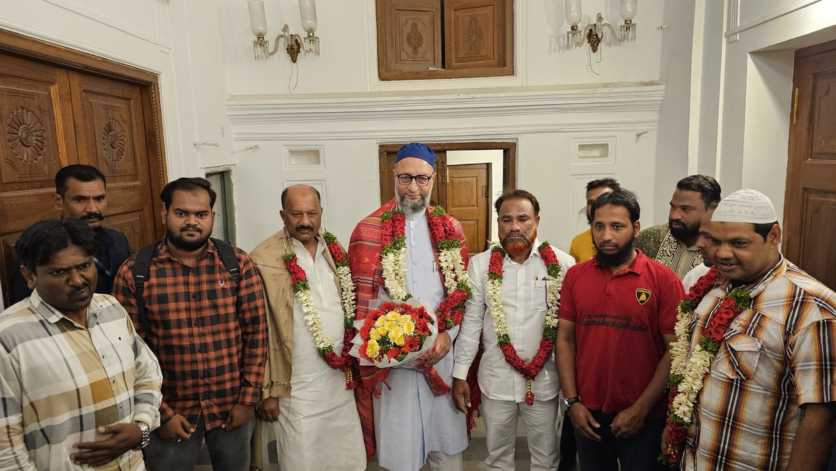 MohdMubeen58's tweet photo. Date : 17/03/2023
Congress Leader Mohammed Siraj Khan Along With His Team From Bahadurpura Constituency Join @aimim_national Party In The Presence Of AIMIM President Barrister @asadowaisi Sb &amp; Bahadurpura MLA Mohd Mubeen Today At Party Headquarters Darussalam. https://t.co/ugmORGWixs