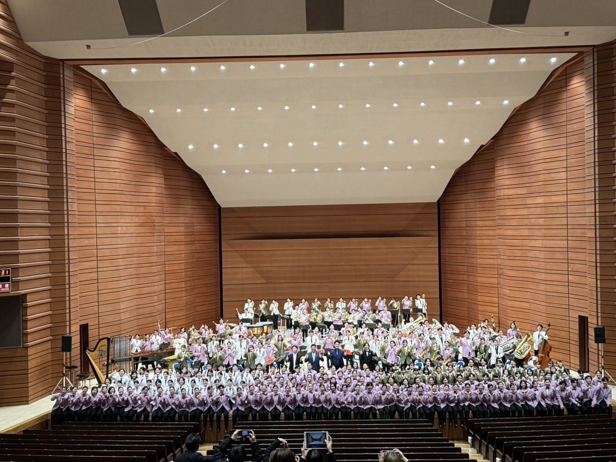nakahatayyy's tweet photo. 最高の演奏会でした。

平山先生！最高のアテンドでした！

石崎先生！実現できて幸せです！

木内先生！先生のおかげで今があります！

そして佐々木新平先生には、音楽のアプローチの無限の可能性を示していただきました！

最後の「花は咲く」の全員合唱。
感涙の極みでした。

宇都宮で再会を！！ https://t.co/gJAL8ubQpK
