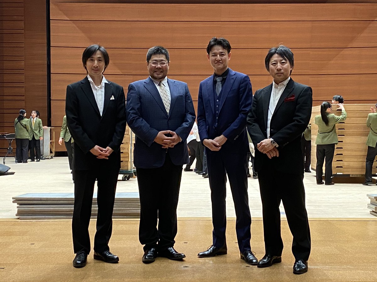 nakahatayyy's tweet photo. 最高の演奏会でした。

平山先生！最高のアテンドでした！

石崎先生！実現できて幸せです！

木内先生！先生のおかげで今があります！

そして佐々木新平先生には、音楽のアプローチの無限の可能性を示していただきました！

最後の「花は咲く」の全員合唱。
感涙の極みでした。

宇都宮で再会を！！ https://t.co/gJAL8ubQpK
