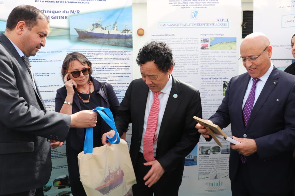 March 07,2024
Mr. QU DONGYU, director-General of FAO  visited  the research vessel GRINE BELKACEM of #CNRDPA were he  lestened to explanations by the Center's experts 
@FAOAlgerie  @FAODG  #Algeria