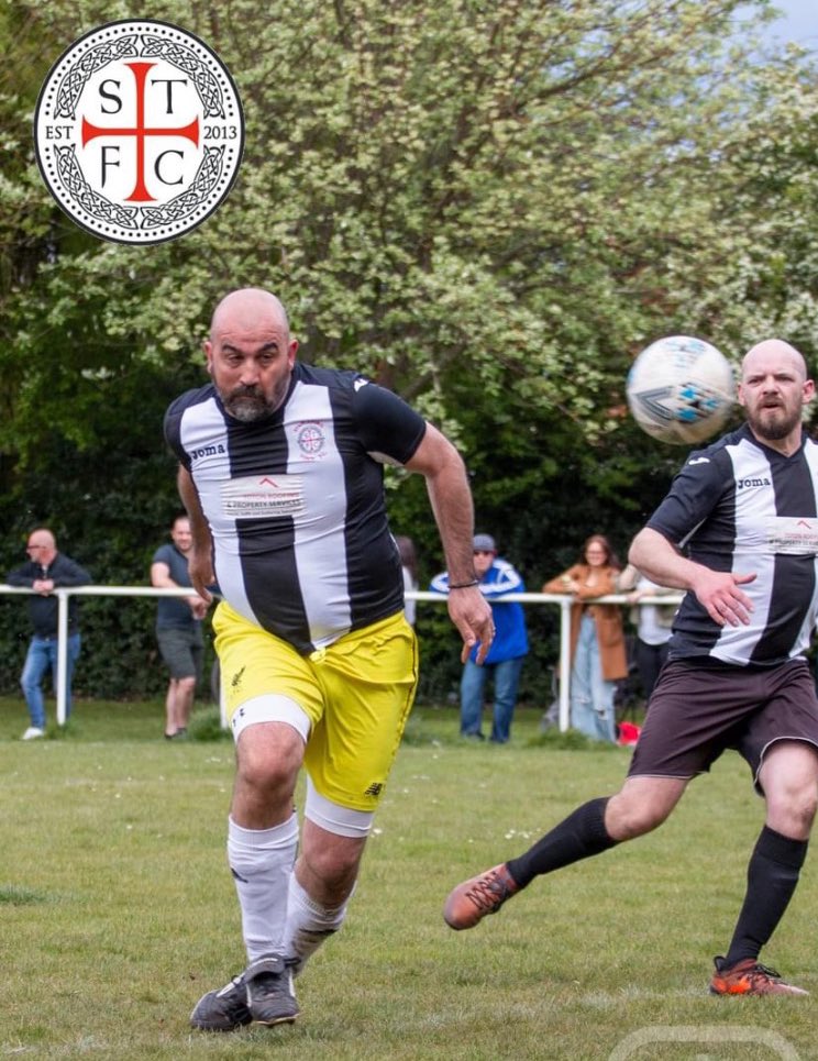 StabboVets2023's tweet photo. Happy Birthday to the Main Man - The Head Honcho -The Gaffa π π π» @Glove1703 #dryrob #stevebould #attwoodsarmy https://t.co/HrWHEJpcrl