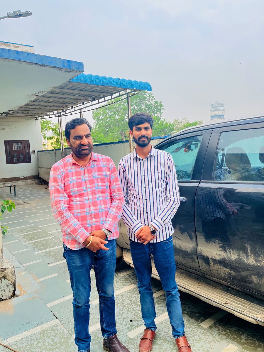 deepchand_rlp's tweet photo. मेरा पानी उतरते देख..किनारे पर घर मत बना लेना!
 मैं समुन्दर हूँ...लौट कर जरूर आऊगा- @hanumanbeniwal 
#RLPMediaCell
#मै_भी_हनुमान_बेनिवाल
#हमारा_नेता_हमारा_अभिमान
#deepchandnatwadiya https://t.co/epejzIwmTX