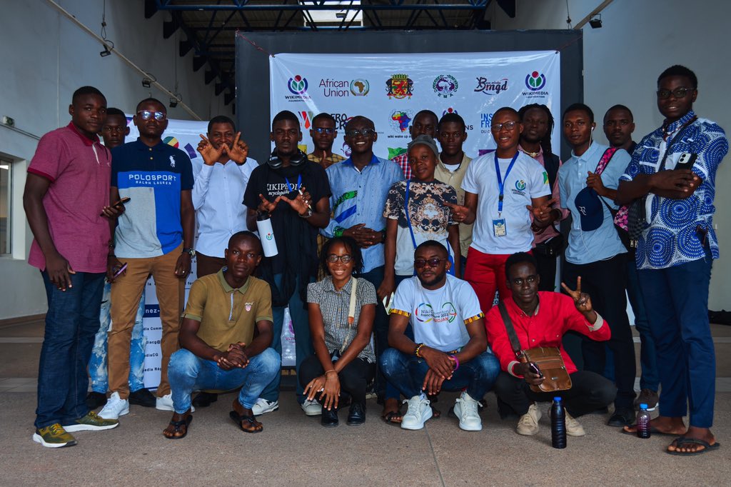 Nous exprimons notre profonde gratitude à notre formateur Valentin de la Wikimedia RDCongo (@WRdcongo) , qui ne nous a pas ménagés en nous accompagnant de Brazzaville à Pointe-Noire. #Wikifranca #AteliersFormation #wikipedia