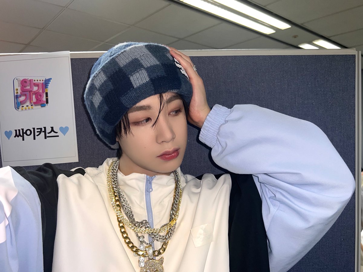 xikers_official's tweet photo. [#헌터] 😇💙💙😇
#xikers #싸이커스 https://t.co/iTCMBoU9tx