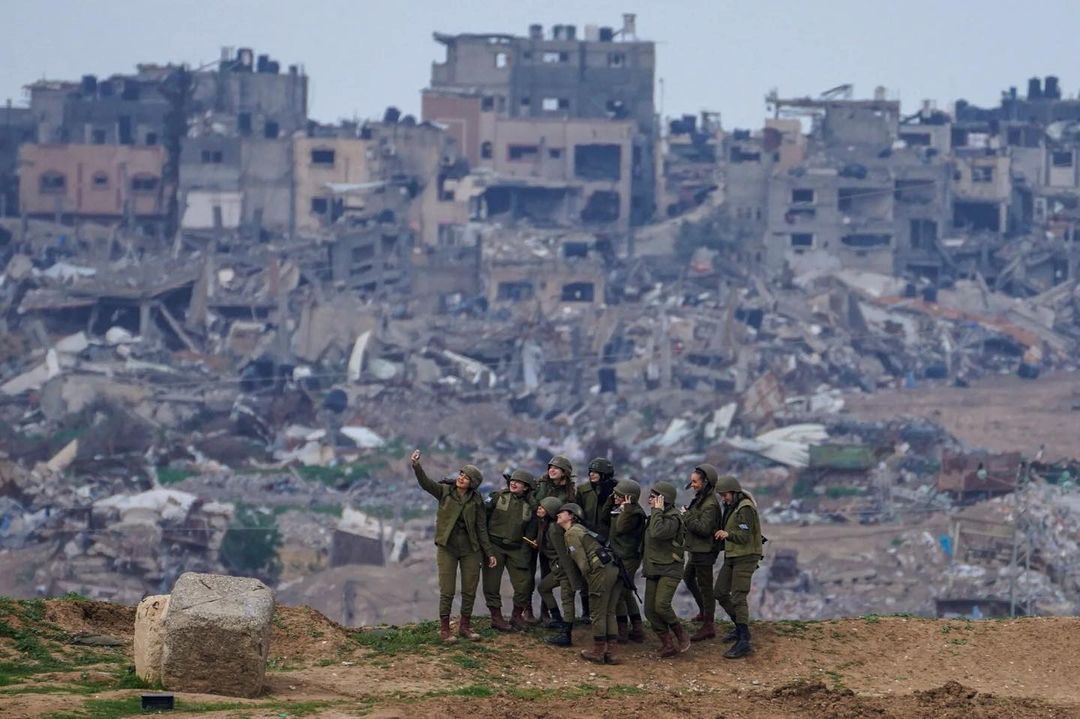 RamAbdu's tweet photo. UNRWA: The destruction inflicted on the Gaza Strip has resulted in the formation of approximately 23 million tons of rubble.

It will take years to remove the debris and dispose of unexploded ordnance.

Homes, schools, clinics, and other civilian infrastructure have been affected.

The lives of over 2 million people have been devastated.