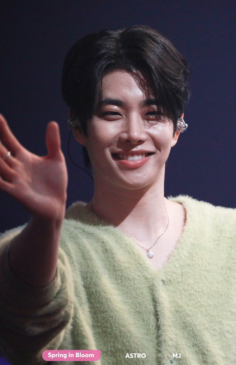 bloom_940305's tweet photo. 🌸240317 X VOICE II IN TOKYO
오늘도 러블리 명주니🥰 1부 수고했어🫶🏻💕
#아스트로 #ASTRO #MJ #엠제이 #김명준 @offclASTRO https://t.co/wNiKpaoTjU