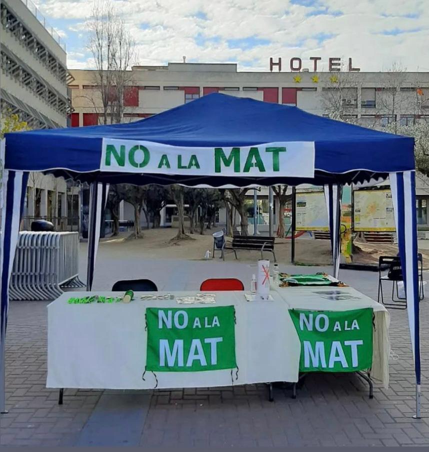 Bon dia !! 
Avui ens podrem veure a la Festa del Xató a  Vilafranca del Penedès  i podràs informar-te i signar contra la MAT . 
Ens veiem !!