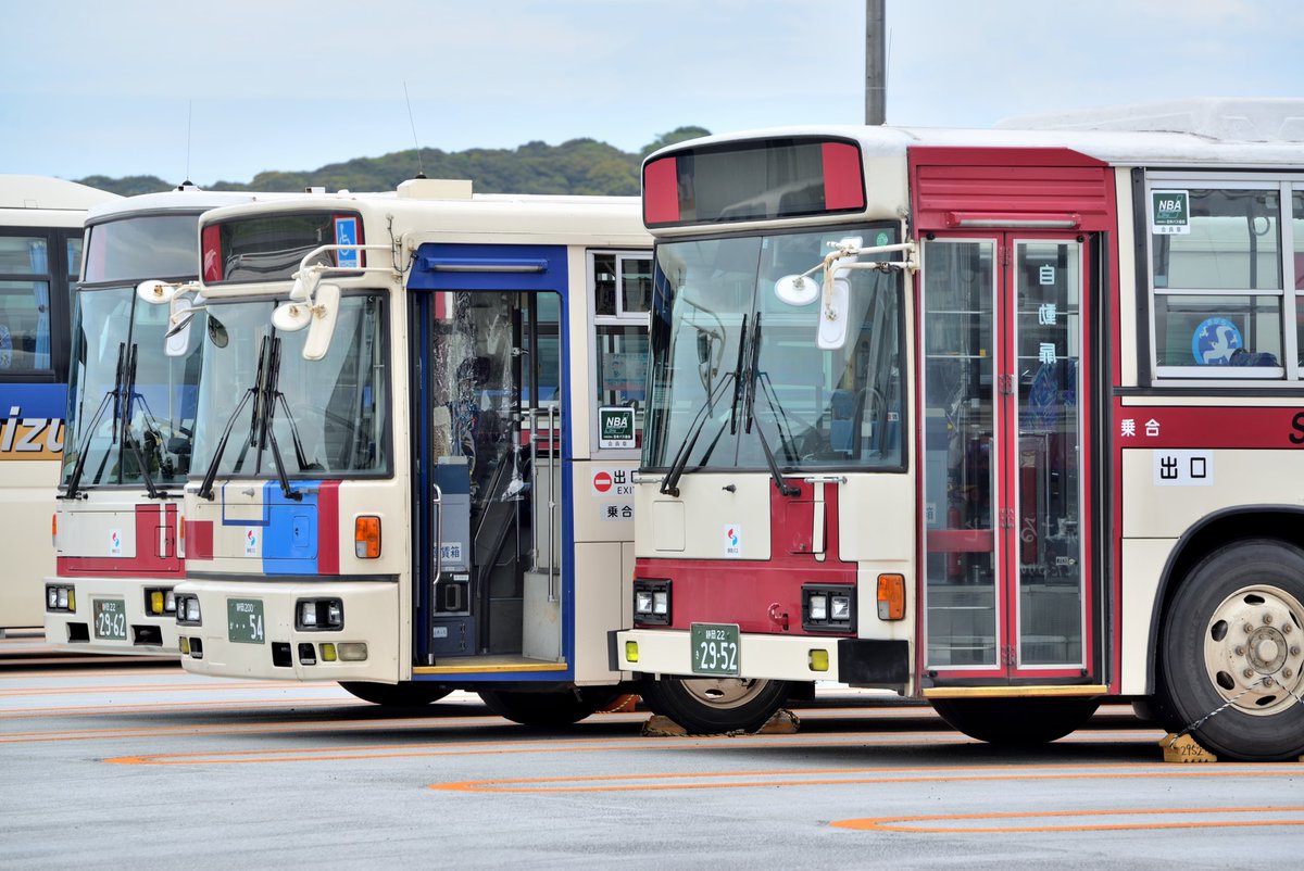 al__2081_3's tweet photo. 3/*
相良54 日産ディーゼル 西工96MC(KL-JP252NAN改)

色々トラブル続きだった54、昨年秋より離脱しており、今回廃車となりました。
ジャストではJP初の廃車に。

赤バスの全廃も目前に迫ってきてますが、同時に低床車の廃車も始まりそうでヒヤヒヤです。
24年間お疲れ様でした🥲 https://t.co/u9MIt4a0Gi
