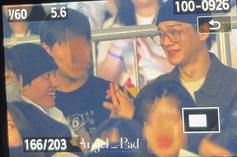 AngelPadcott01n's tweet photo. 다들 백현의 콘서트 왔어ㅠㅠㅠ🫳🏻🥹🥹🥲
#EXO
#엑소 https://t.co/OgZAZsOBek