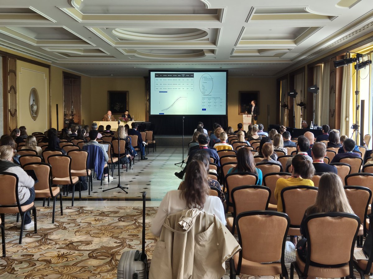 RoryMorty's tweet photo. Dr. Erik Melén @ErikMelen kicks off the final day of @EuroRespSoc #LSC2024 with a wonderful treatise on lung growth trajectories, addressing #CatchUp and #GrowthFailure. https://t.co/LvInpxzlYa