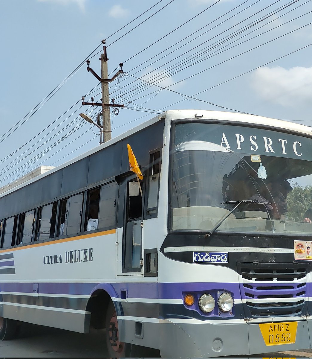 JaganFan77's tweet image. మీరు జనాలని దేనిలో పంపుతున్నారు బాబు??? 🤣🤣

#EndOfTDP #TDPJSPCollapse