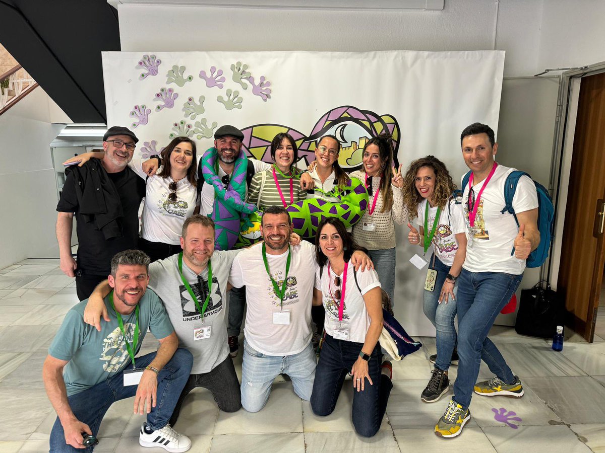 musiCamacho's tweet photo. Un lujo la calidad humana y educativa en este Eabe24. 

#comandoextremadura #eabejaen #eabe24 https://t.co/AD2ztzDch0
