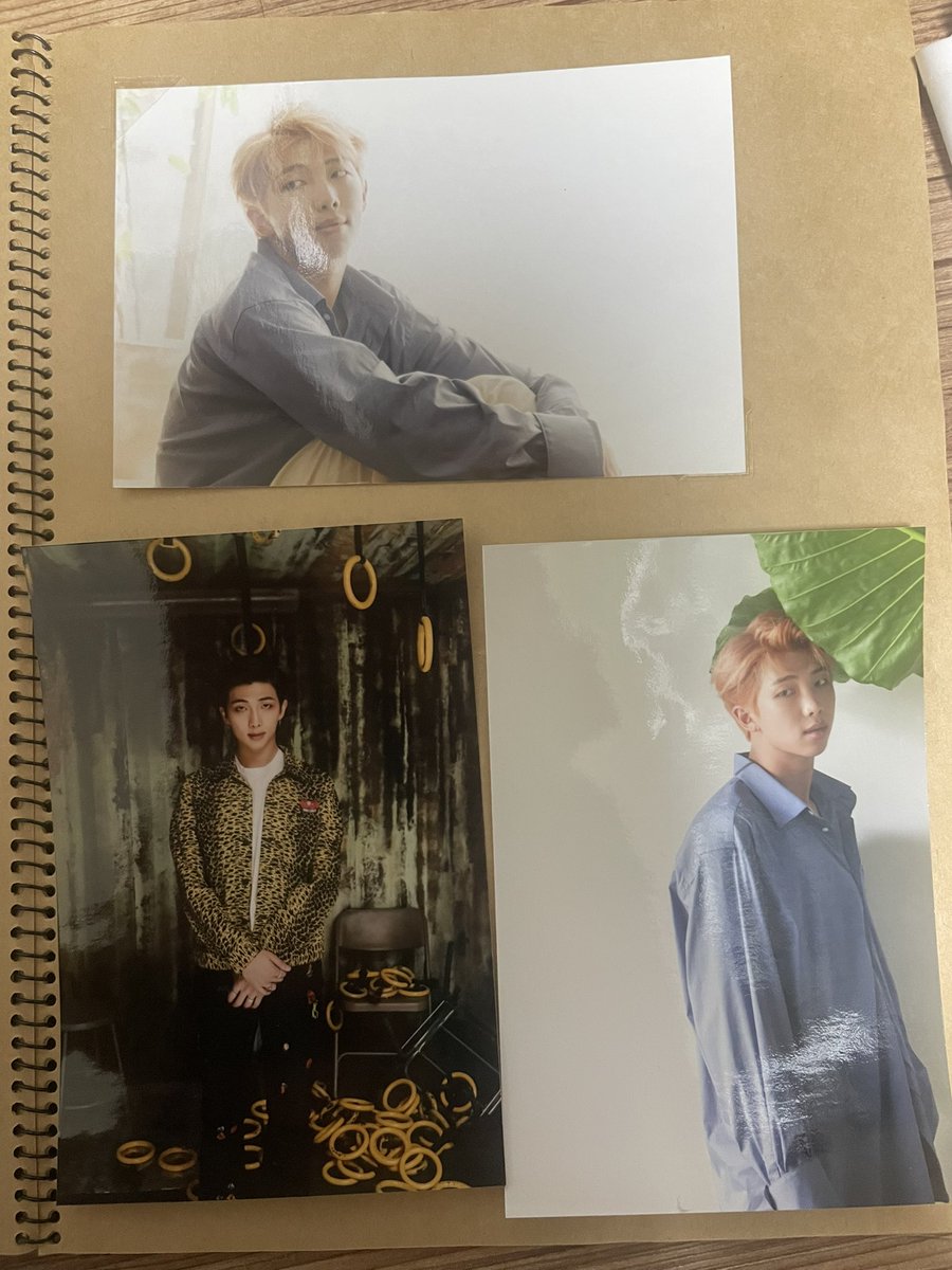 ghdeoWndk's tweet photo. 방탄 오,늘 전시회 인화 사진 일괄양도

Sell dm

미공개 포토 전시회 정품 굿즈

방탄소년단 방탄 bts 오늘 미공개포토 photobook 2018 Exhibition Book 포스터 화보집 화보 시즌그리팅 메모리즈 앨범 남준 석진 진 슈가 윤기 제이홉 호석 지민 뷔 태형 정국 rm jin suga jhope jimin v jk jungkook https://t.co/Js3G6Tb4rC