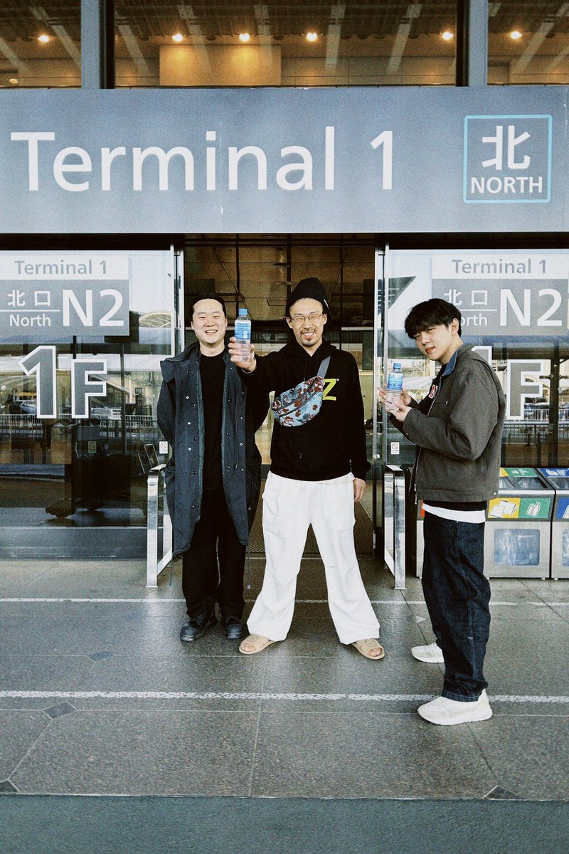 manakeshu's tweet photo. Kim Oki Band arrives!
Welcome to Japan🇯🇵👋🏻
김오키 밴드가 도착했습니다!
일본에 오신 것을 환영합니다!
#kimoki https://t.co/IwvD797I4P