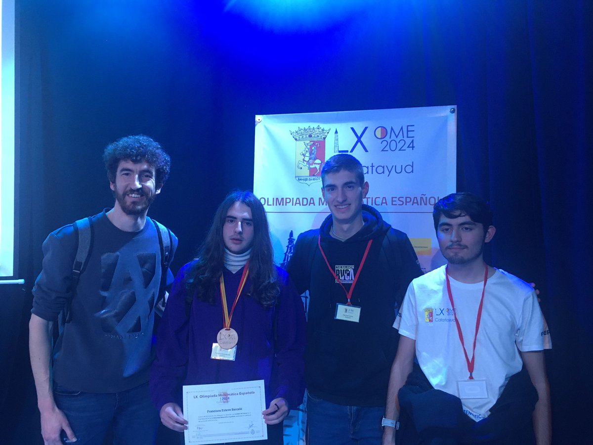 epsuib's tweet photo. Enhorabona als representants balears @UIBuniversitat a l'Olimpíada nacional de Matemàtiques, Francisco, Toni i Pau. En Francisco ha obtingut una medalla de bronze a només una posició de la plata! Vos esperam com a futurs del grau de #Matemàtiques @PortUIB https://t.co/4NH1lDregX https://t.co/r7T3m9Ykhy