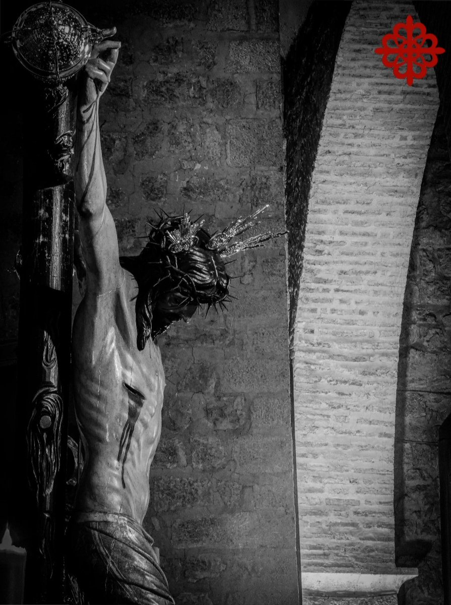 🔴 Crucificado de la Magdalena, Clemencia de Cristo, el árbol de la vida. Se cumplen 431 años de amor a Jesús en la Cruz por el pueblo de Jaén.
El 17 de marzo de 1593 fue bendecida en el Real Convento de Santa Catalina Mártir la Sagrada Imagen.

📷 Tomás Díaz
#LaMagdalena
