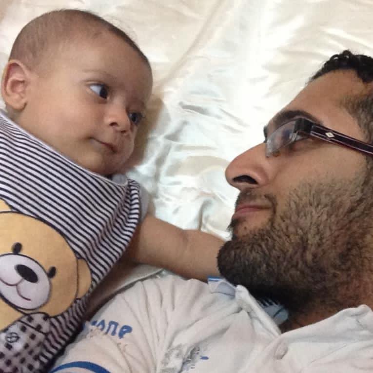 madhoun95's tweet photo. When I read about Aboud's martyrdom, I couldn't find the words to write about him! Then, Mohammed was martyred too...Since then, I've been in shock! The finest, bravest, smartest among our friends are dying for flour? We are sorry friends!
We won't forgive anyone, ever..promise! https://t.co/BWpstxGry0