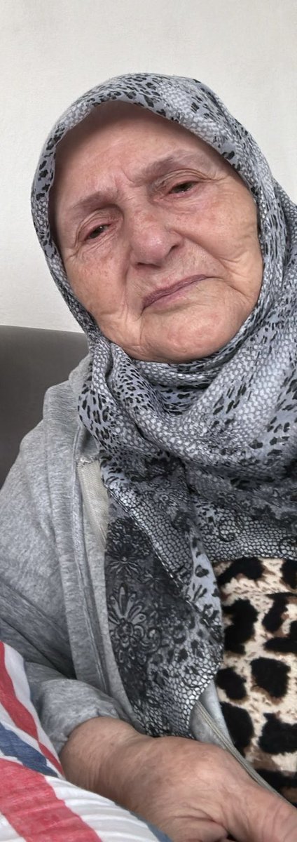 oh_bedunyavar's tweet photo. 1 TL’niz de 1000 TL’nizde bizim için aynı kıymette.
Kimi son paramı gönderdim dedi, kimi yemek kartımı göndermek istiyorum dedi.
Kenetlenen, seferber olan, emek eden herkese minnettarım.
Sevgilerimle
Oh Be Dünya Varmış Dernek Başkanı
Esra ÖZCAN https://t.co/IRwAdNtyhx