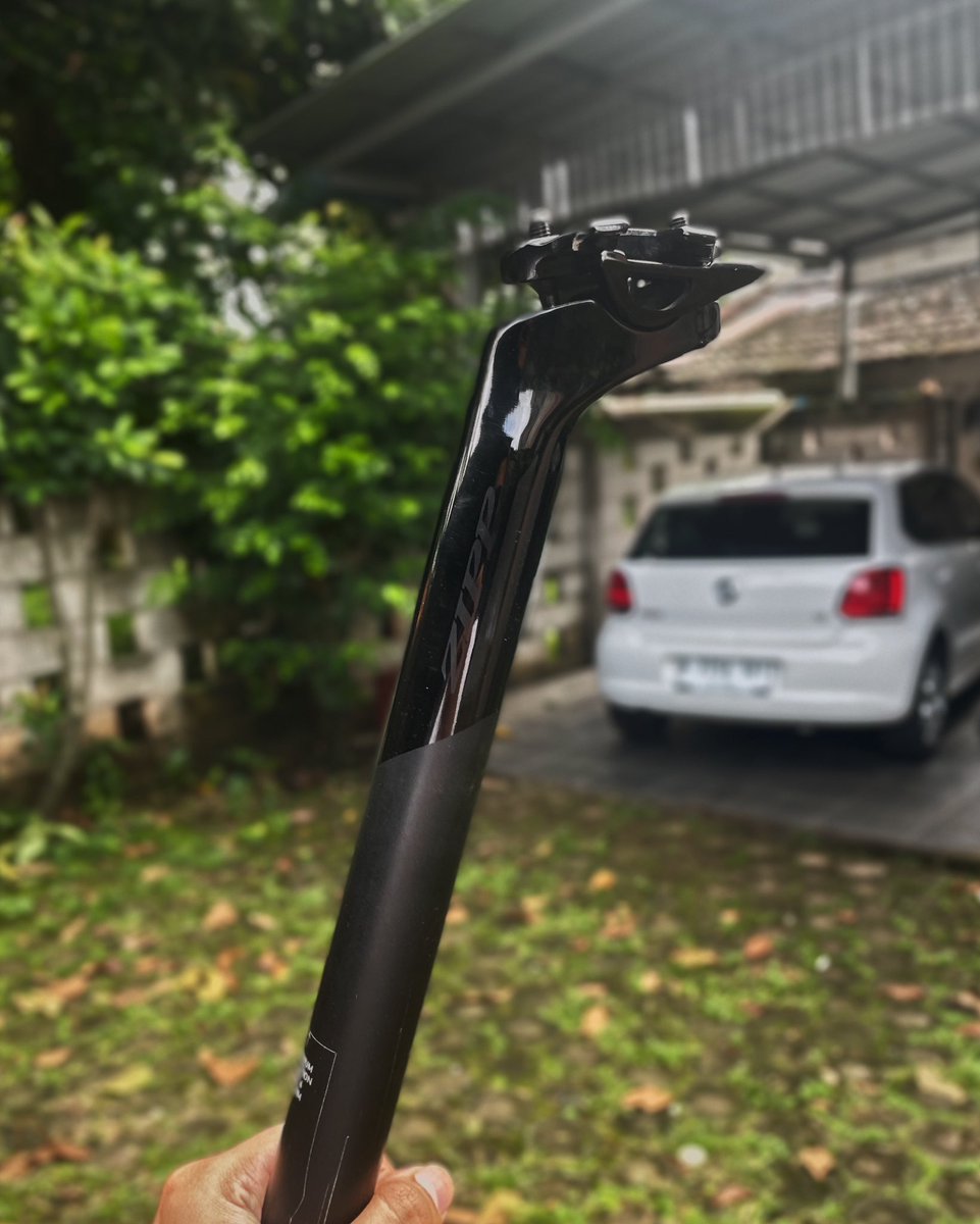 beprattt's tweet photo. WTS #fnfjb

Seatpost Zipp Service Course SL 31.6 Setback
Lecet pemakaian

IDR 700.000 nego https://t.co/sprJJXkIau