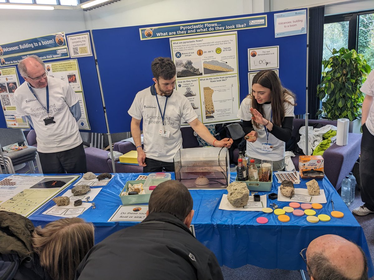 JRawlingsVolc's tweet image. Had a fantastic time at the Southampton Science and Engineering Festival yesterday demonstrating different types of volcanic products and eruptions to the public 🌋 #SOTSEF #BSW24