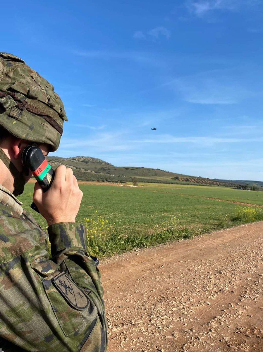 La X Bandera Millan Astray de la Brigada de #Legión participa en el Ex. BRAZO TORNADO, donde el BHELA I imparte unas jornadas de Apoyo de Combate Próximo (CCA) en Almagro, practicando los procedimientos para solicitar apoyo de fuegos a los helicópteros de ataque de las FAMET.