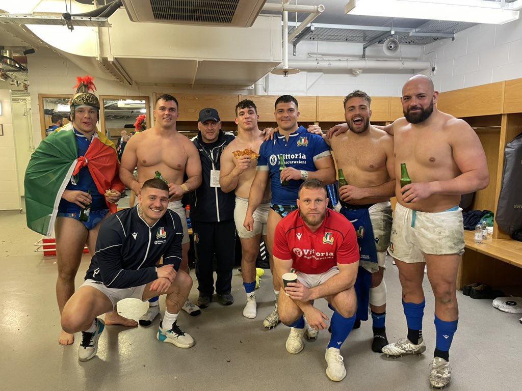 SimoFerro03's tweet photo. 🏴󠁧󠁢󠁷󠁬󠁳󠁿🇮🇹 #WALvsITA #italrugby #insieme @Federugby @SixNationsRugby https://t.co/iIUJoeEoc2
