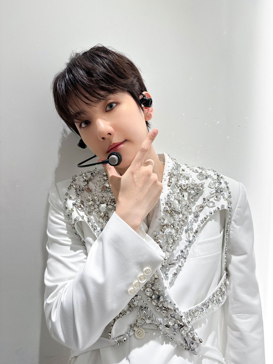 BAEKHYUN_official tweet media