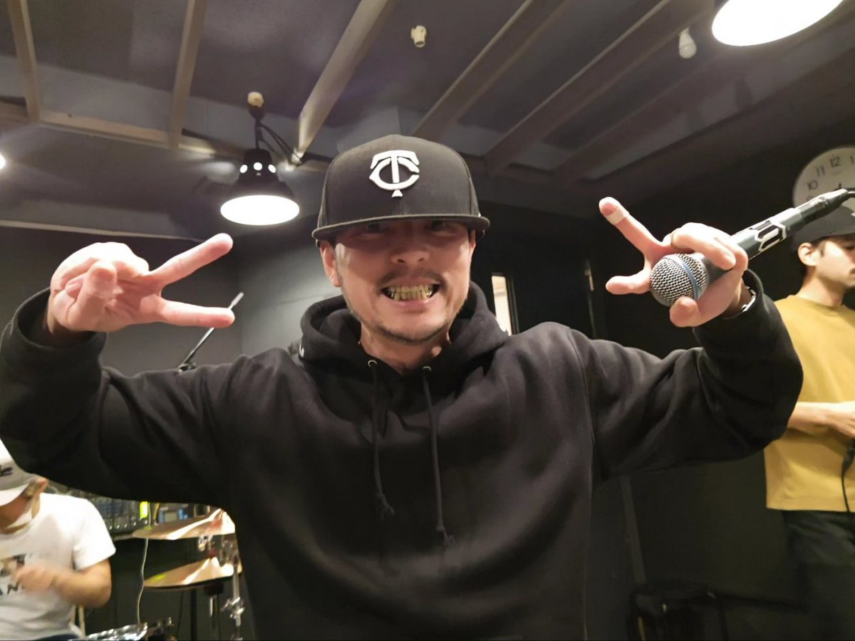 cwc_tokyo's tweet photo. 今週の祝日イヴ 3/19(火)は
CWC.の今年初LIVE!!
◆03/19(火・祝前日)
@新宿HEIST

メンバーは、本日のスタジオリハーサルで準備万端でございますよー!!🎸

🎤CWC.は 19:30頃～
みなさん是非、あけおめ乾杯しましょ!!🍻✨
『祝・前・日!!』
お待ちしてまーす!!😊💓 https://t.co/a0lszeLTQE