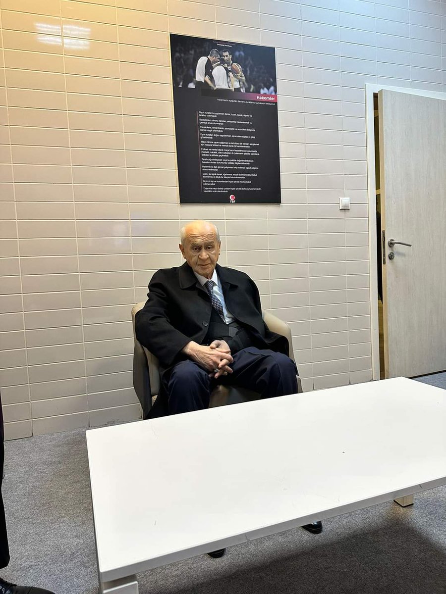sydnfrrh's tweet photo. Genel Başkanımız @dbdevletbahceli ters bir harekete bağlı olarak, omuz burkulması sonucu kolunda bir incinme olmuştur, kendisine geçmiş olsun dileklerimi iletiyorum https://t.co/vbF7k8MOYe