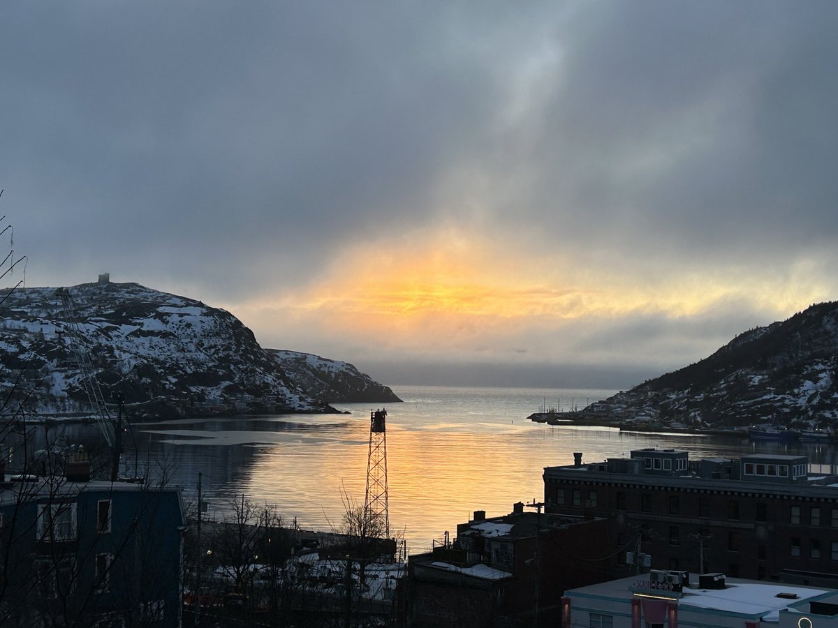 The sky has a little glow on for #SaintPatricksDay #NunneryHillView ⁦@Barrett_Heather⁩ @destinationSJ @CityofStJohns @HospitalityNL @NLTweets @ParkscanadaNL @DowntownStJohns @HappyCitySJ @ExploreCanada @EastCoastTrail #yyt #nlwx