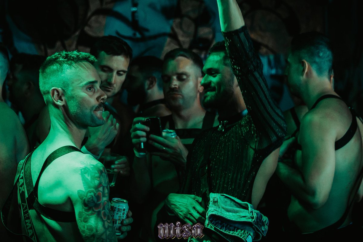 barbapresents's tweet photo. photos from MISA last month.
😈 ARE UP NOW 👼 

Check them out here :
https://t.co/PYauetOZcg 

⛪️ 
photos by John Walters 
at LAUDRY ➕ Bad Decision 
powered by @barbapresents https://t.co/bTIcua3tFl