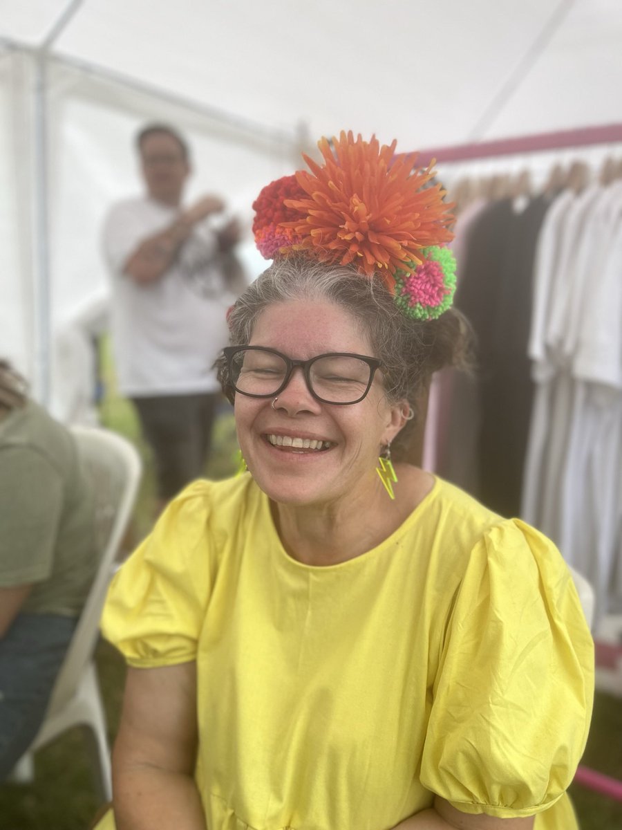 ISWAS_Gy's tweet image. Summer Classes for Carry On Crafting are now live and if you’ve booked your festival tickets already then why not come and join one of my Pompom Parties! carryoncraftingfestival.co.uk/buy-tickets/ #PompomParty #CarryOnCrafting #Ardingly