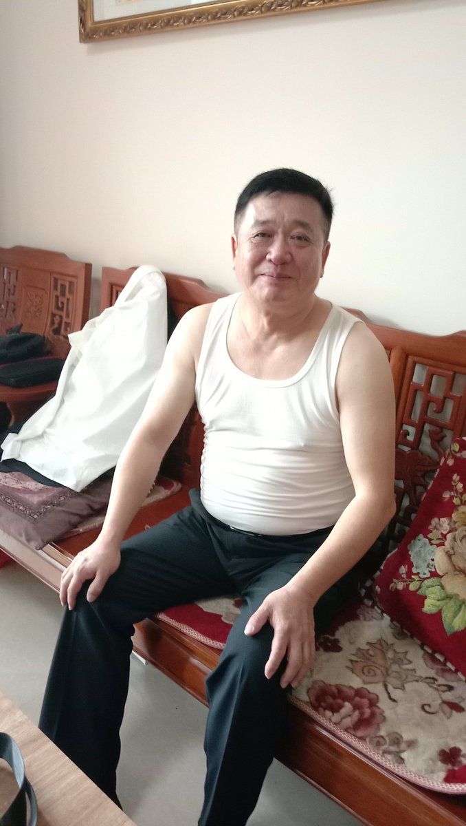 红颜中老 tweet media