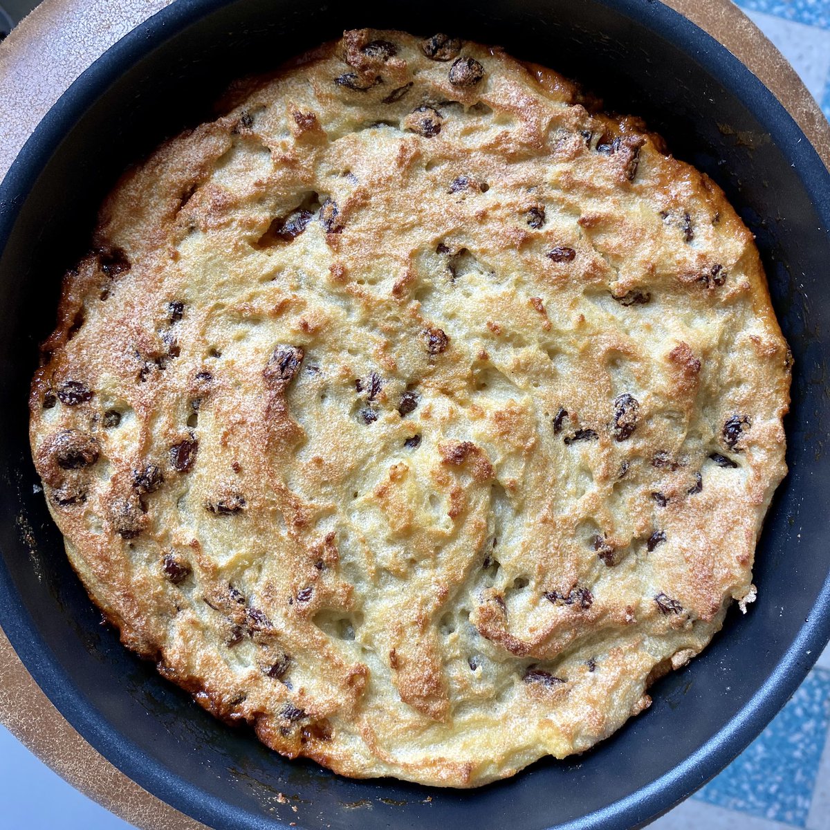 G27Marco's tweet photo. Quelque chose s’est préparé en cuisine #dessert mini #chef à l’action!! #gourmand #semoule #raisin #caramel #Recette du jour de la PQR qui m’a donné envie !
Verdict gustatif vers 12:30 à la fin du repas ! https://t.co/0T8IjaOmSC