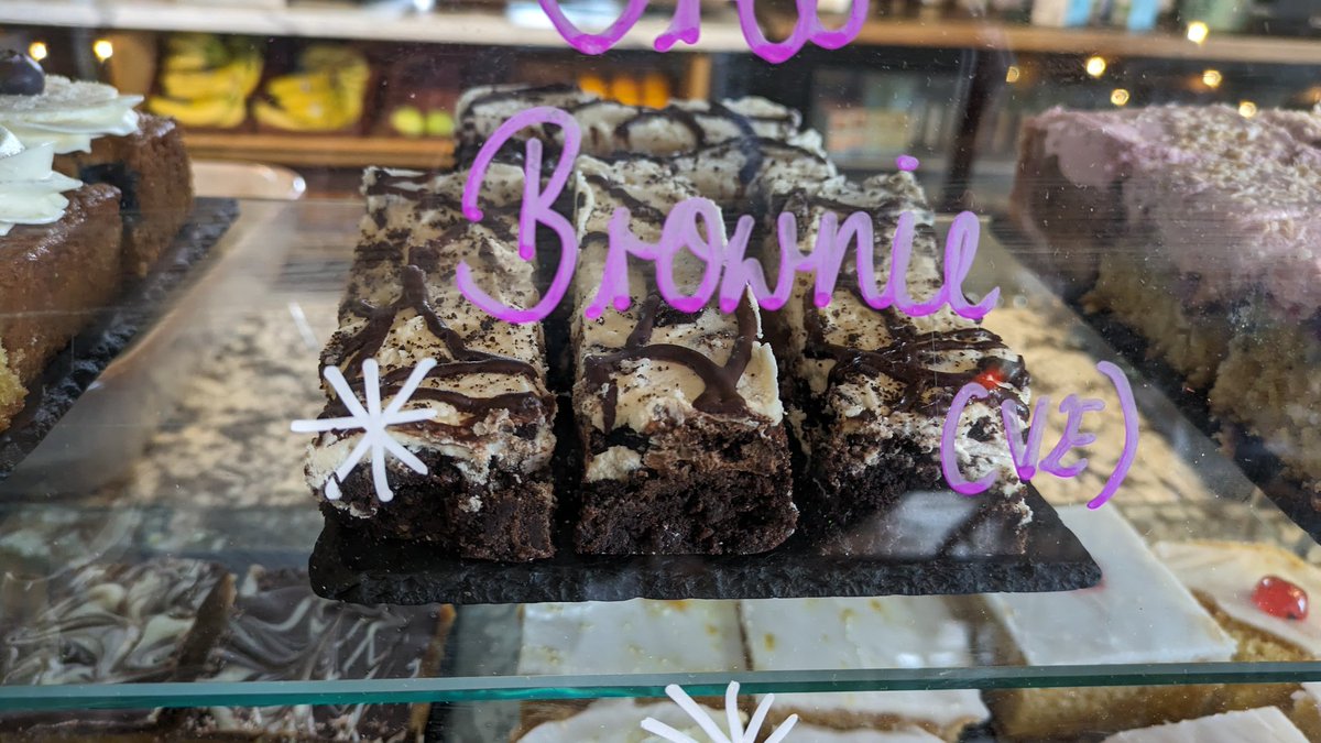 VeganOlive1's tweet image. Amazing #Vegan cakes at #PlanksKitchen #Barton nr Preston What a selection 🎂🥞🎂🥞☺️🌱🌻🌱