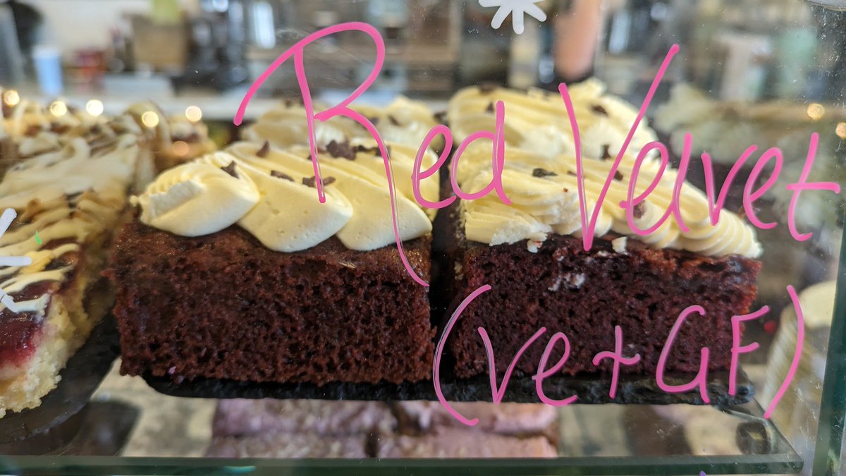 VeganOlive1's tweet image. Amazing #Vegan cakes at #PlanksKitchen #Barton nr Preston What a selection 🎂🥞🎂🥞☺️🌱🌻🌱