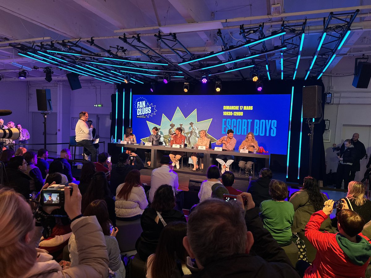 FestSeriesMania's tweet photo. #FanClub début de la rencontre avec l’équipe d’#EscortBoys @PrimeVideo au #VillageFestival by @CreditMutuel_NE
La rencontre avec @KellyRutherford #ZahiaDehar #PascaleArbillot #RubenAlves #CaterinaMurino et #SimonEhrlacher sera suivie de dédicaces ✍️
#SeriesMania https://t.co/v7MjXuXZl8