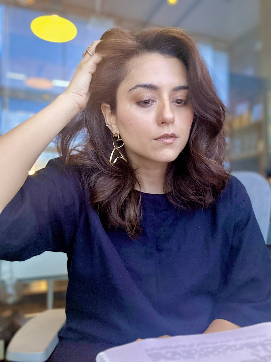 iRidhiDogra's tweet image. #Sundaymusing : *Put your head in your work and keep going kiddo.* 

Results are incidental. 
You are incredible. 
Always.