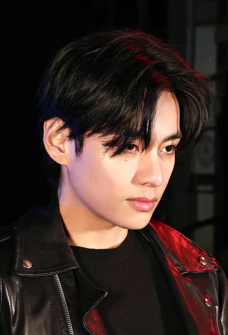 Taehyungimpact's tweet photo. A FACE ECONOMY https://t.co/MzHGFLQzza