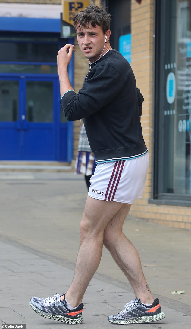 Last few photos of Paul Mescal looking hot