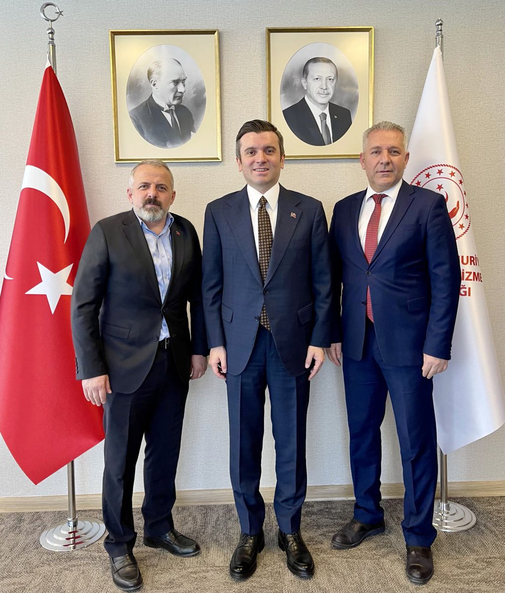 Aile ve Sosyal Hizmetler Bakanlığı, Bakan Yardımcısı Yavuz Selim Kıran’ı ziyaret ettik. Misafirperverliği ve hoş sohbeti için kendisine teşekkür ediyor, yeni görevinde başarılar diliyoruz. 
Allah yar ve yardımcısı olsun.