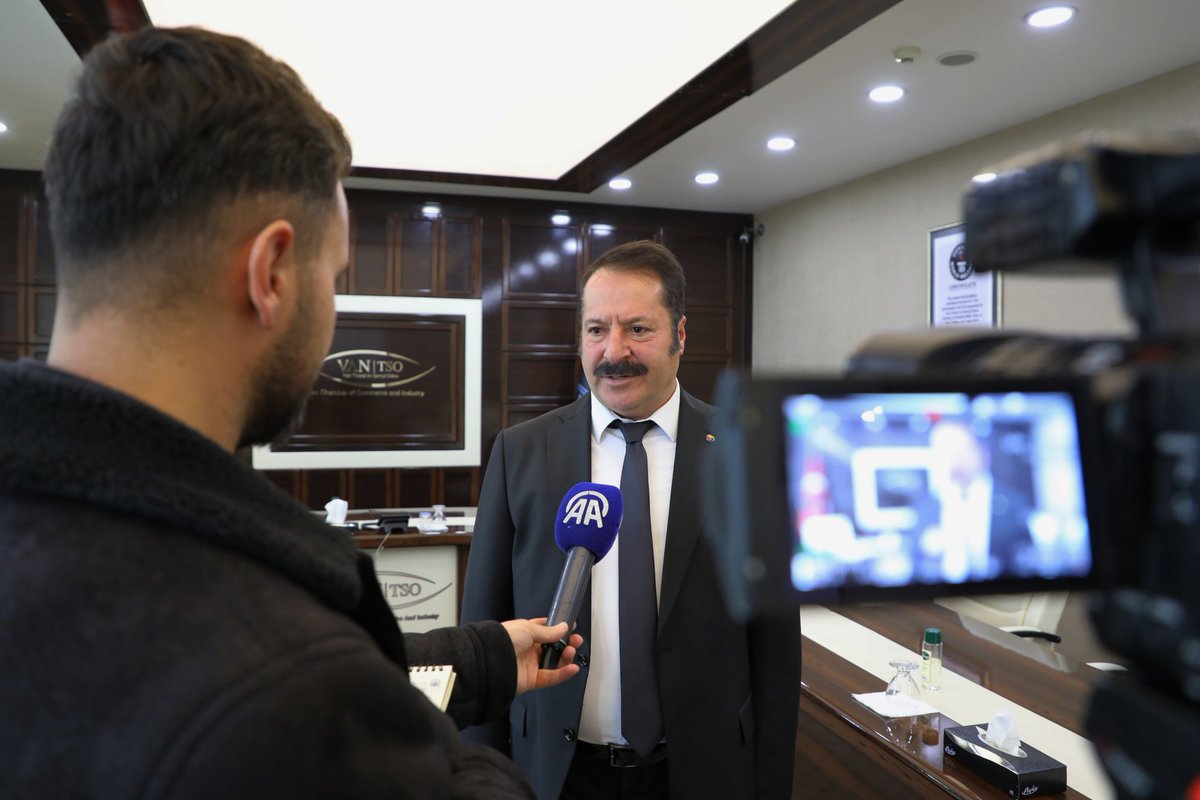 vantsokurumsal's tweet photo. Yönetim Kurulu Başkan Yardımcımız @fevzi_celiktas, Anadolu Ajansı'na açıklamalarda bulundu. 

"Bir milyon İranlıyı kentte ağırlamayı hedefliyoruz!"

AYRINTILAR 👇
https://t.co/T5Kder3ZgJ

@anadoluajansi https://t.co/CrbsZkehtI